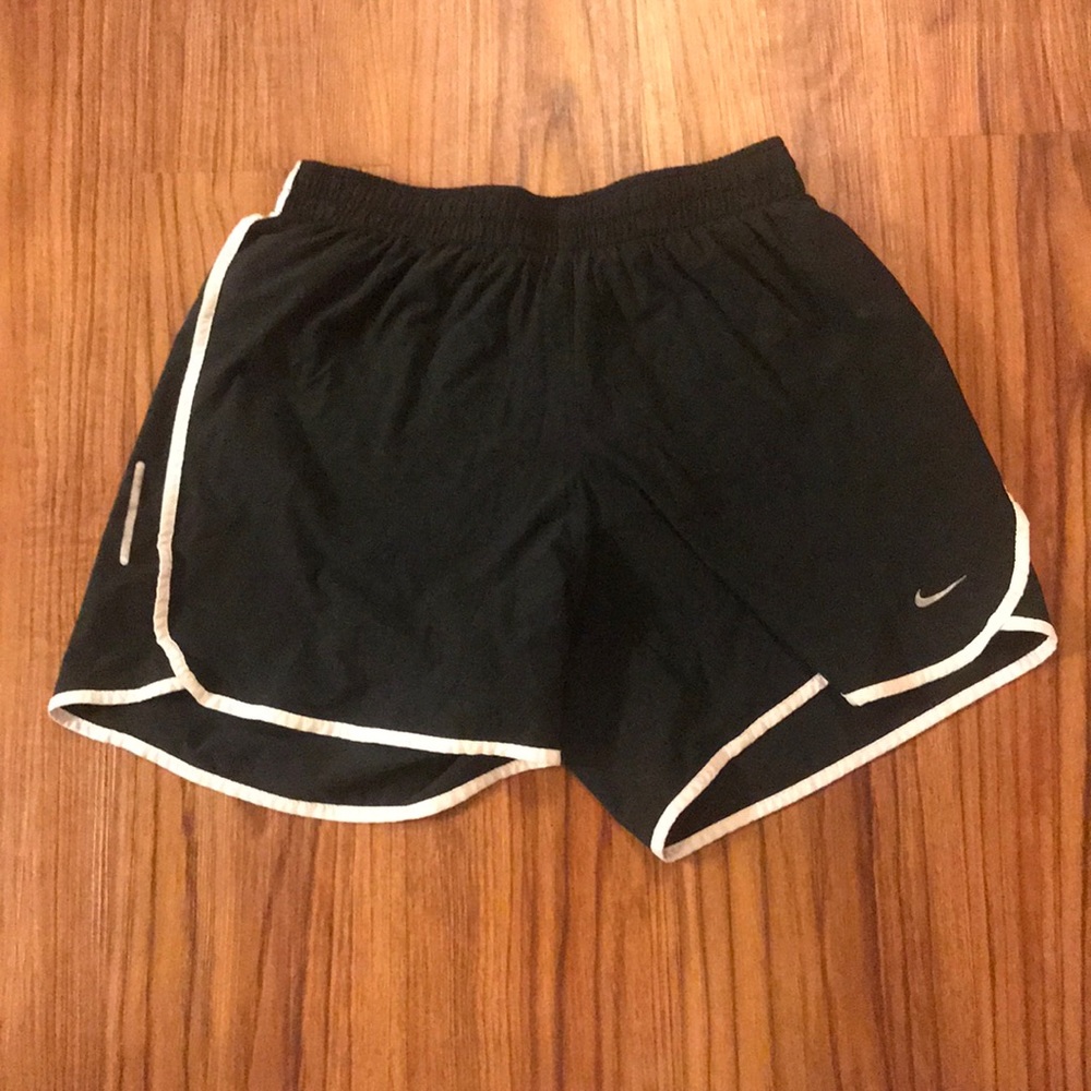 Black Nike shorts